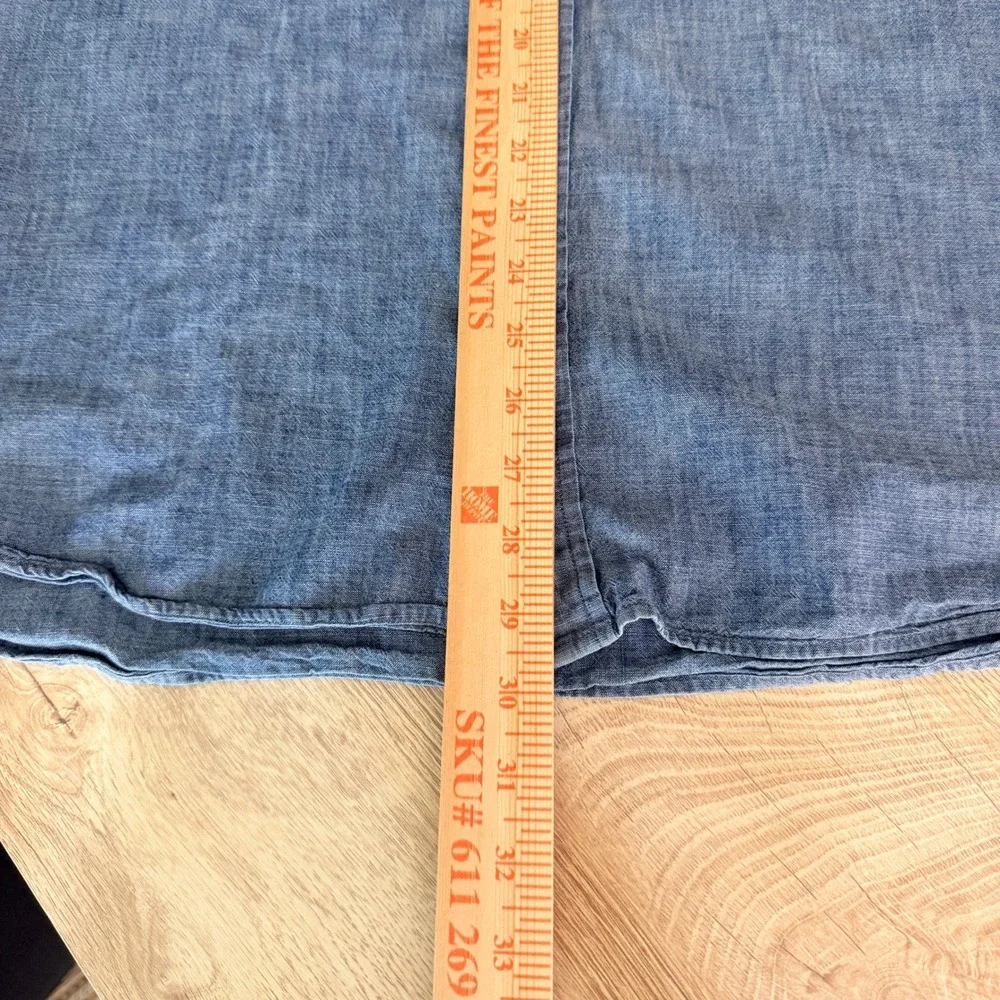 Banana Republic Chambray Shirt Mens XL 17-17.5 Blue Long Sleeve Pockets Cotton
